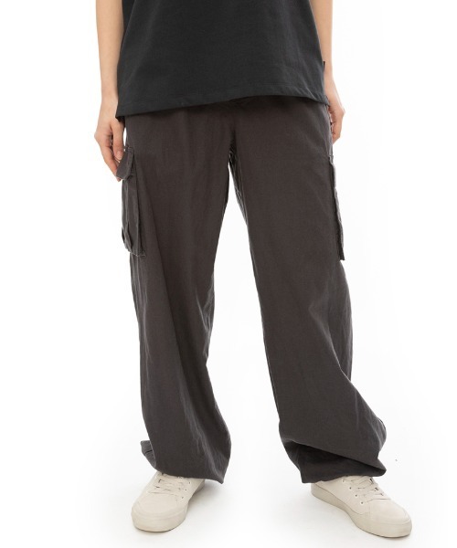 BILLABONG（ビラボン）の「BILLABONG レディース LONG CARGO PANTS ロングパンツ 【2024年春夏モデル】/ビラボンドローコード付きリラックスウエストゴムカーゴパンツ（カーゴパンツ・レディース・パープル系その他/ブラウン/イエロー/ブラック・MEDIUM）」の2枚目の写真