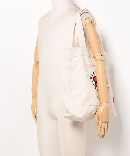 Keith Haring(キース・ヘリング)の「Keith Haring/ / コットンキャンバストート /(トートバッグ・レディース・ホワイト系その他3/ブラック系その他4/ホワイト系その他/ホワイト系その他6/ブラック系その他2/ホワイト系その他2/ブラック系その他3/ブラック系その他5/ブラック系その他・ONESIZE)」の13枚目の写真