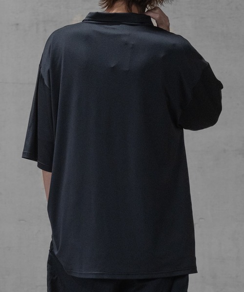 JOHN'S CLOSET(ジョンズクローゼット)の「【a】とろみジョーゼット フラワーエンブロイダリー ハーフジップ(Tシャツ/カットソー・メンズ・ブルー/グレイッシュベージュ/ブラック・MEDIUM/LARGE)」の8枚目の写真
