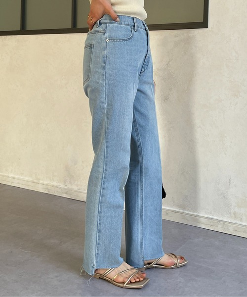 Thevon（ゼボン）の「裾段差スリットセンタープレスデニム（デニムパンツ・レディース・サックスブルー/ブラック/ブルー・S/M）」の14枚目の写真