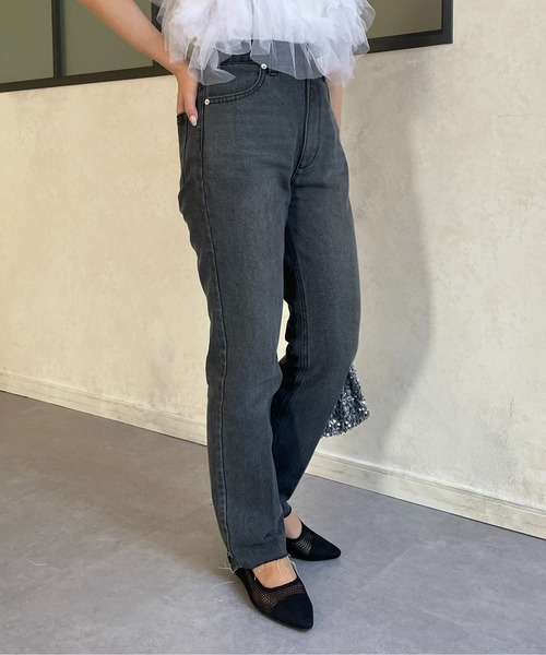 Thevon（ゼボン）の「裾段差スリットセンタープレスデニム（デニムパンツ・レディース・サックスブルー/ブラック/ブルー・S/M）」の7枚目の写真