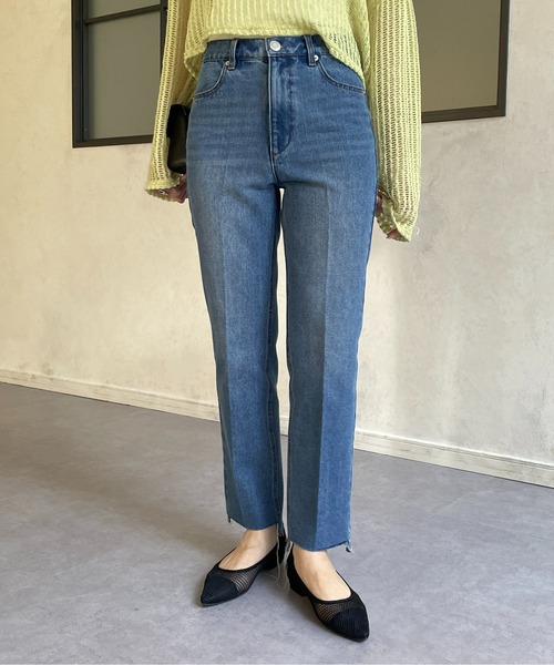 Thevon（ゼボン）の「裾段差スリットセンタープレスデニム（デニムパンツ・レディース・サックスブルー/ブラック/ブルー・S/M）」の22枚目の写真