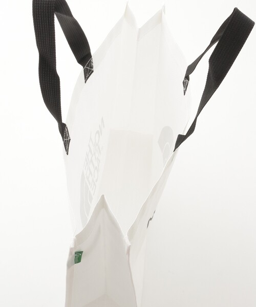 &Bridge（アンドブリッジ）の「THE NORTH FACE (ザノースフェイス) SHOPPER BAG M　ショッパーバッグ　トートバッグMサイズ　【レジャー/旅行/アウトドア/ショッピング】（トートバッグ・メンズ・ホワイト・02）」の4枚目の写真