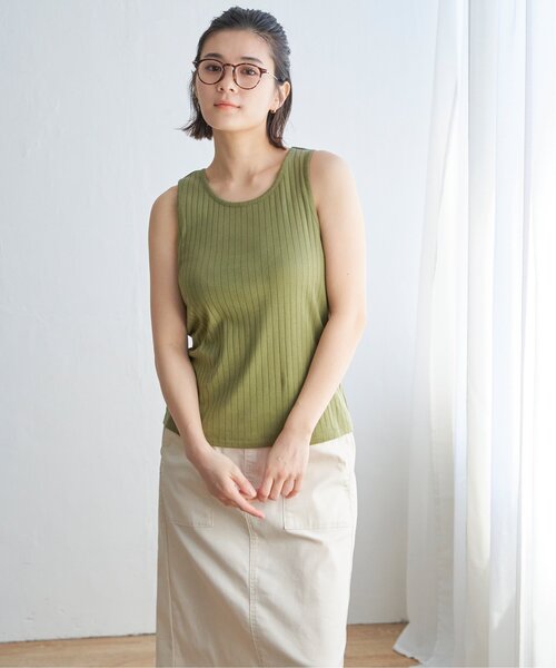 LBC（エルビーシー）の「【着やせ効果抜群】コットンUSA針抜きタンクトップ（タンクトップ・レディース・ダークオリーブ/ブラック/ベージュ/オレンジ/ホワイト・L/M）」の9枚目の写真