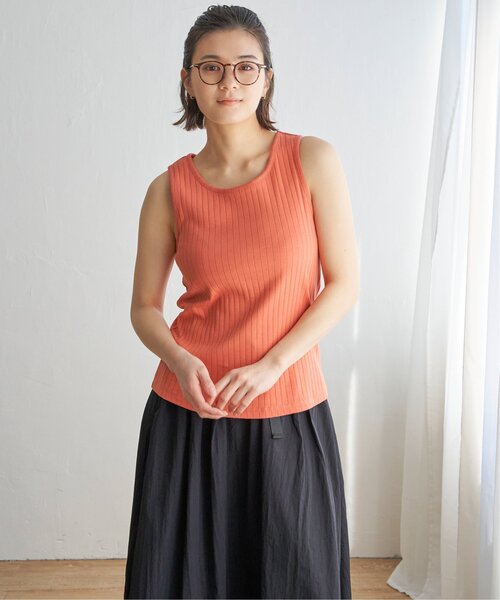 LBC（エルビーシー）の「【着やせ効果抜群】コットンUSA針抜きタンクトップ（タンクトップ・レディース・ダークオリーブ/ブラック/ベージュ/オレンジ/ホワイト・L/M）」の15枚目の写真