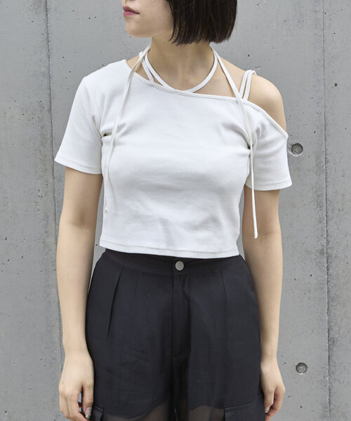 RAY CASSIN(レイカズン)の「ワンショルチョーカーTシャツ(Tシャツ/カットソー・レディース・ホワイト/ブラック/ピンク・FREE)」の4枚目の写真