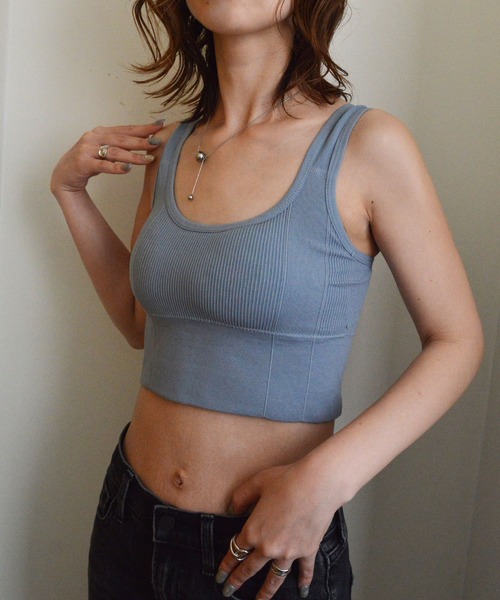 styiro（スタイロ）の「【7色/サイズ展開】カップ付きタンクトップ シームレスブラトップ リラックスインナー ヘルシースタイル（キャミソール・レディース・オレンジ/パープル/ブラック/グリーン/ブルー/ピンク系その他/ホワイト/テラコッタ・L/FREE）」の5枚目の写真