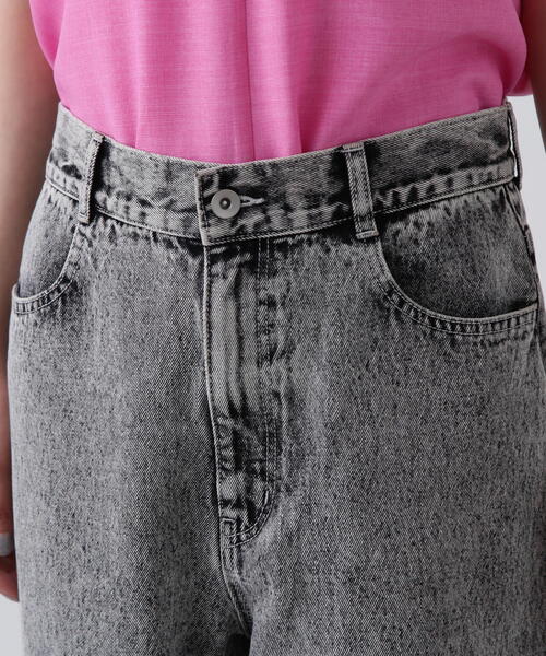 N.(N. Natural Beauty Basic)(エヌエヌナチュラルビューティーベーシック)の「◆ワイドストレートデニムパンツ(デニムパンツ・レディース・グレー/ブラック・SMALL/MEDIUM)」の3枚目の写真