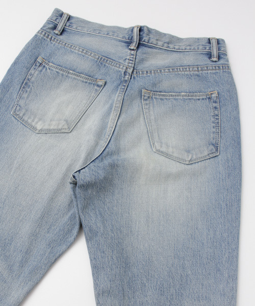 URBAN RESEARCH（アーバンリサーチ）の「UR テーパードデニム（デニムパンツ・レディース・ライトインディゴブルー・38/36）」の20枚目の写真