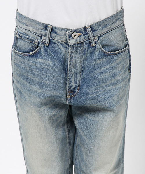 URBAN RESEARCH（アーバンリサーチ）の「UR テーパードデニム（デニムパンツ・レディース・ライトインディゴブルー・38/36）」の5枚目の写真