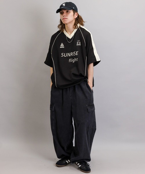 SPINNS(スピンズ)の「【ユニセックスで着用可能】半袖サッカーTシャツ(Tシャツ/カットソー・メンズ・ネイビー/ブラウン/ブラック・ONESIZE)」の20枚目の写真