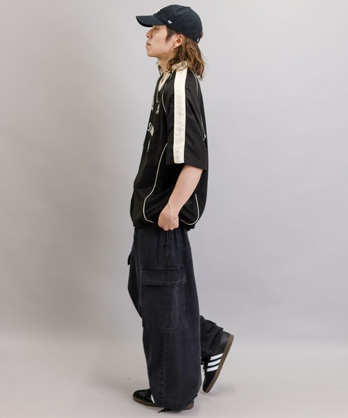 SPINNS(スピンズ)の「【ユニセックスで着用可能】半袖サッカーTシャツ(Tシャツ/カットソー・メンズ・ネイビー/ブラウン/ブラック・ONESIZE)」の19枚目の写真