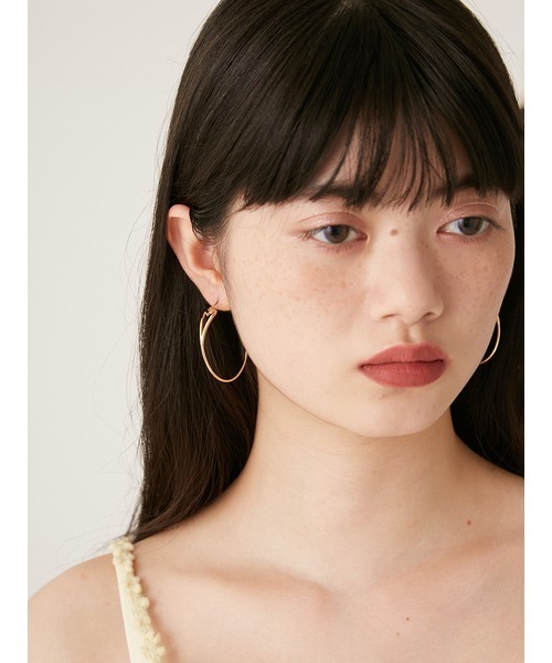 LILY BROWN(リリーブラウン)の「ハートフープピアス(ピアス(両耳用)・レディース・シルバー/ゴールド・FREE)」の4枚目の写真