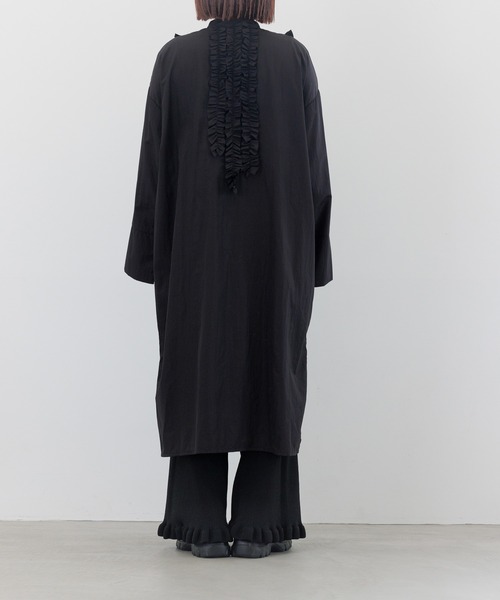 LOWRYS FARM（ローリーズファーム）の「ナイロンフリルシャツワンピースＬＳ　 145391（シャツワンピース・キッズ・ブラック/ホワイト・FREE）」の13枚目の写真