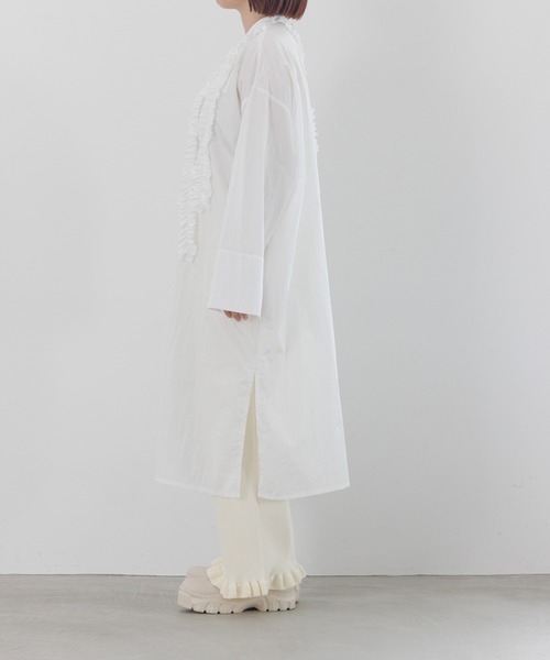 LOWRYS FARM（ローリーズファーム）の「ナイロンフリルシャツワンピースＬＳ　 145391（シャツワンピース・キッズ・ブラック/ホワイト・FREE）」の16枚目の写真