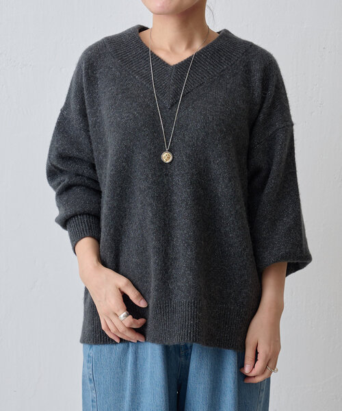 Vネックラメプルオーバー（ニット/セーター）｜BEARDSLEY