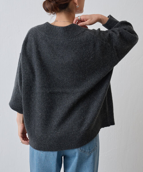 BEARDSLEY（ビアズリー）の「Vネックラメプルオーバー（ニット/セーター・レディース・ダークグレー/ベージュ・FREE）」の6枚目の写真