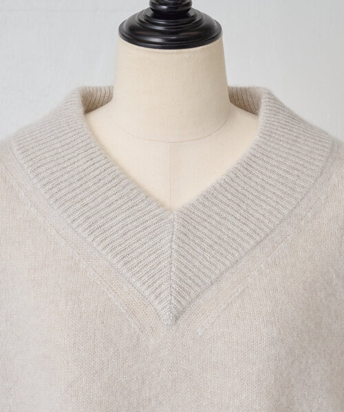 ビアズリー 】✤ Vネックプルオーバーニット