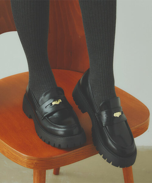 KOBE LETTUCE（コウベレタス）の「コインローファー（ローファー・レディース・ブラック/ブラック×ホワイト/ブラウン・L/LL/M/S）」の2枚目の写真