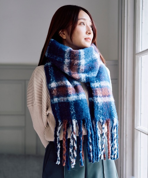 estaa（エスタ）の「【WEB限定】12色展開 洗える フリンジ ボリュームマフラー（マフラー・レディース・ライトグレー/ベージュ/ピンク/グリーン/オフホワイト/ミント/ネイビー/ダークブルー/ブルー系その他/ベビーピンク/ライトピンク/ブルー系その他2・FREE）」の7枚目の写真