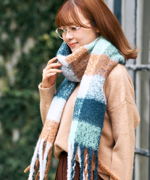 estaa（エスタ）の「【WEB限定】12色展開 洗える フリンジ ボリュームマフラー（マフラー・レディース・ライトグレー/ベージュ/ピンク/グリーン/オフホワイト/ミント/ネイビー/ダークブルー/ブルー系その他/ベビーピンク/ライトピンク/ブルー系その他2・FREE）」の8枚目の写真