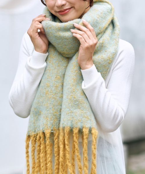 estaa（エスタ）の「【WEB限定】12色展開 洗える フリンジ ボリュームマフラー（マフラー・レディース・ライトグレー/ベージュ/ピンク/グリーン/オフホワイト/ミント/ネイビー/ダークブルー/ブルー系その他/ベビーピンク/ライトピンク/ブルー系その他2・FREE）」の5枚目の写真