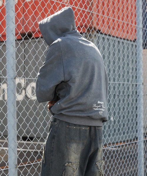 SHORT ROUND（ショートラウンド）の「SHORT ROUND/メタルワンポイントZIPパーカー（パーカー・メンズ・スミクロ/グレー・LARGE/MEDIUM）」の7枚目の写真