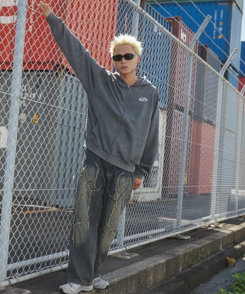 SHORT ROUND（ショートラウンド）の「SHORT ROUND/メタルワンポイントZIPパーカー（パーカー・メンズ・スミクロ/グレー・LARGE/MEDIUM）」の8枚目の写真