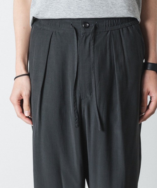 ATTACHMENT（アタッチメント）の「CU/RY フィブリルタフタ イージートラウザーズ / CU/RY FIBRIL TAFFETA EASY TROUSERS（スラックス・メンズ・ブラック/ダークグレー・1/2/3）」の3枚目の写真