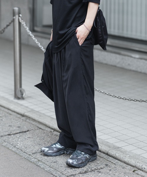 ATTACHMENT（アタッチメント）の「CU/RY フィブリルタフタ イージートラウザーズ / CU/RY FIBRIL TAFFETA EASY TROUSERS（スラックス・メンズ・ブラック/ダークグレー・1/2/3）」の12枚目の写真