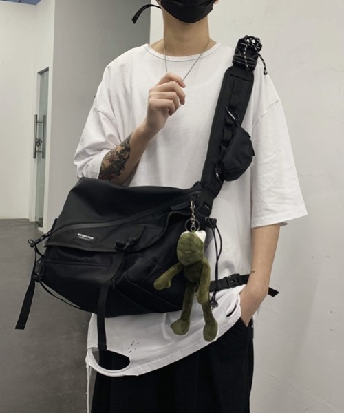 セール】【A4サイズ対応】ナイロンワンショルダー 多機能