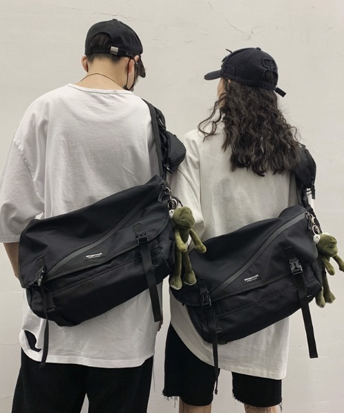 セール】【A4サイズ対応】ナイロンワンショルダー 多機能