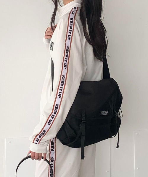 セール】【A4サイズ対応】ナイロンワンショルダー 多機能