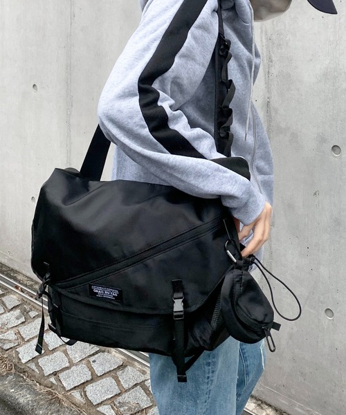 セール】【A4サイズ対応】ナイロンワンショルダー 多機能