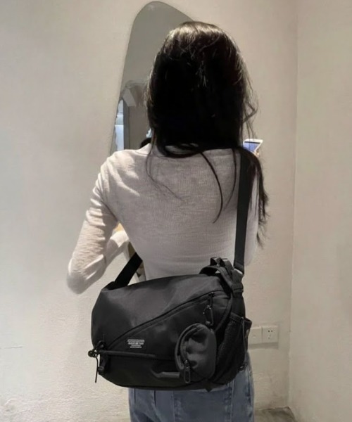 セール】【A4サイズ対応】ナイロンワンショルダー 多機能