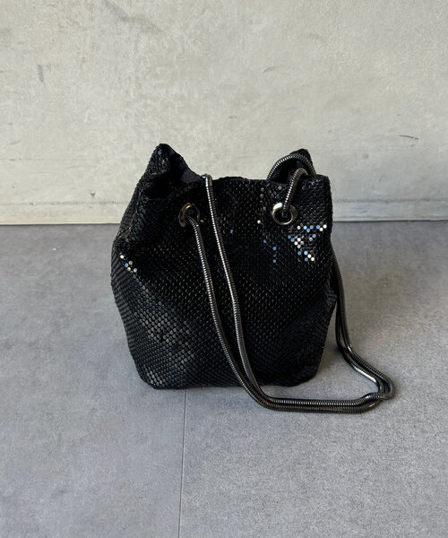 DouDou（ドゥドゥ）の「メタリック巾着（ショルダーバッグ・レディース・ブラック/シルバー/ゴールド・FREE）」の5枚目の写真