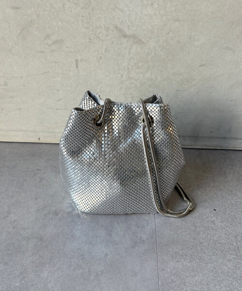 DouDou（ドゥドゥ）の「メタリック巾着（ショルダーバッグ・レディース・ブラック/シルバー/ゴールド・FREE）」の6枚目の写真