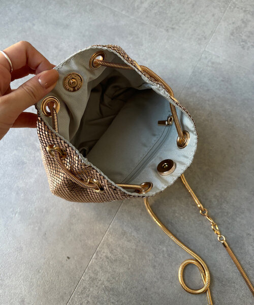 DouDou（ドゥドゥ）の「メタリック巾着（ショルダーバッグ・レディース・ブラック/シルバー/ゴールド・FREE）」の12枚目の写真