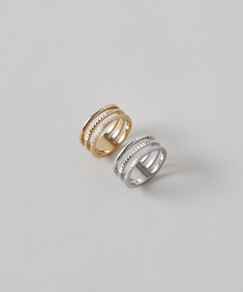 ciite' surgical stainless（シーテサージカルステンレス）の「【 金属アレルギー対応 】3連ビジューリング サージカルステンレス （リング・レディース・シルバー/ゴールド・11号/13号）」の4枚目の写真