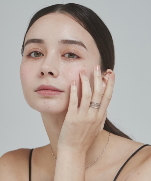 ciite' surgical stainless（シーテサージカルステンレス）の「【 金属アレルギー対応 】3連ビジューリング サージカルステンレス （リング・レディース・シルバー/ゴールド・11号/13号）」の14枚目の写真