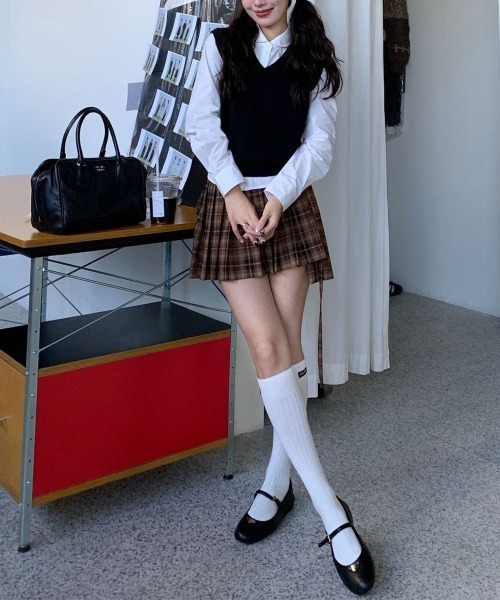 Miniministore(ミニミニストア)の「ニットベスト Vネック 重ね着 春秋冬(ベスト・レディース・ベージュ/ピンク/グレー/アイボリー/ブラック/ライトベージュ・FREE)」の22枚目の写真