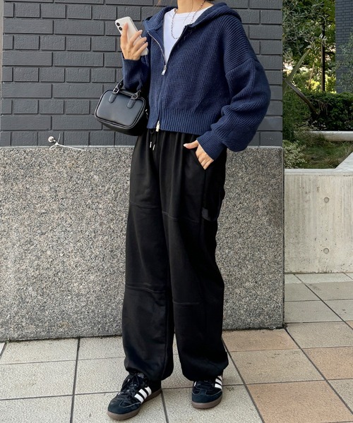 ISOOK(アイスー)の「【ISOOK / アイスー】シームデザインスウェットパンツ / ジョガーパンツ ワイドパンツ バレルパンツ ブロークコア ZOZOTOWN限定(スウェットパンツ・レディース・ブラック/グレー・FREE)」の19枚目の写真