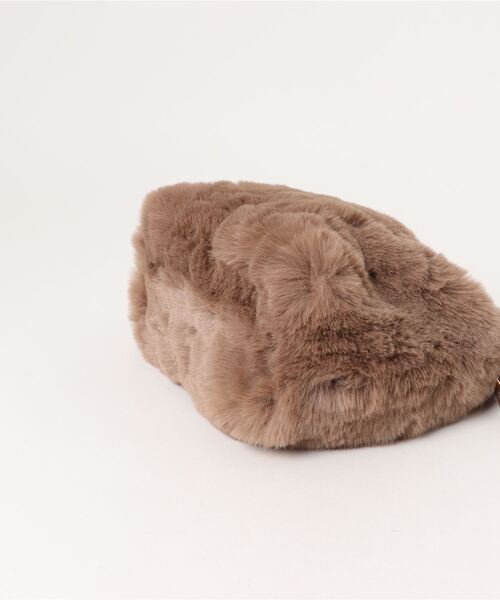 STYLEBLOCK（スタイルブロック）の「チャーム付き2WAYミニフェイクファーショルダーバッグ（ショルダーバッグ・レディース・ブラック/カーキ/ブラウン系その他/オフホワイト/ピンク・FREE）」の8枚目の写真