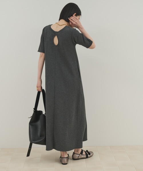 Shelly island（シェリーアイランド）の「カップ付バックデザインサーマルワンピ（ワンピース・レディース・ブラック/チャコールグレー・FREE）」の20枚目の写真