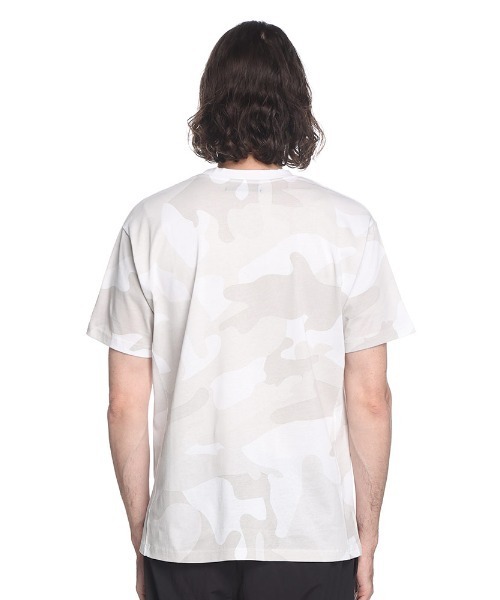 1piu1uguale3 RELAX（ウノピュウノウグァーレトレリラックス）の「1PIU1UGUALE3 RELAX (ウノ ピュ ウノ ウグァーレ トレ リラックス) ラインストーンロゴ  半袖Tシャツ（Tシャツ/カットソー・メンズ・ホワイト/ブラック・S/M/L/XL/2XL）」の3枚目の写真