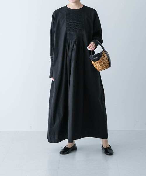 かぐれ　コットンスモッキングワンピース オフホワイト かぐれ（カグレ）の「コットンスモッキングワンピース