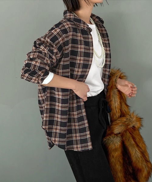 STYLE DELI（スタイルデリ）の「立体ステッチチェック柄シャツ（シャツ/ブラウス・レディース・ブラック系その他/ベージュ系その他・FREE）」の3枚目の写真