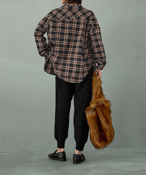 STYLE DELI（スタイルデリ）の「立体ステッチチェック柄シャツ（シャツ/ブラウス・レディース・ブラック系その他/ベージュ系その他・FREE）」の4枚目の写真