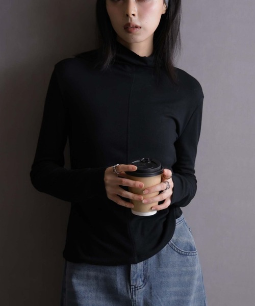 Ulysses(ユリシス)の「ハイネックカットソー(Tシャツ/カットソー・レディース・ホワイト/ブラック・M/L)」の2枚目の写真