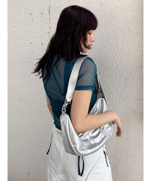 MURUA（ムルーア）の「ロゴモチーフギャザーショルダーバッグ（ショルダーバッグ・レディース・ブラック/シルバー・FREE）」の8枚目の写真